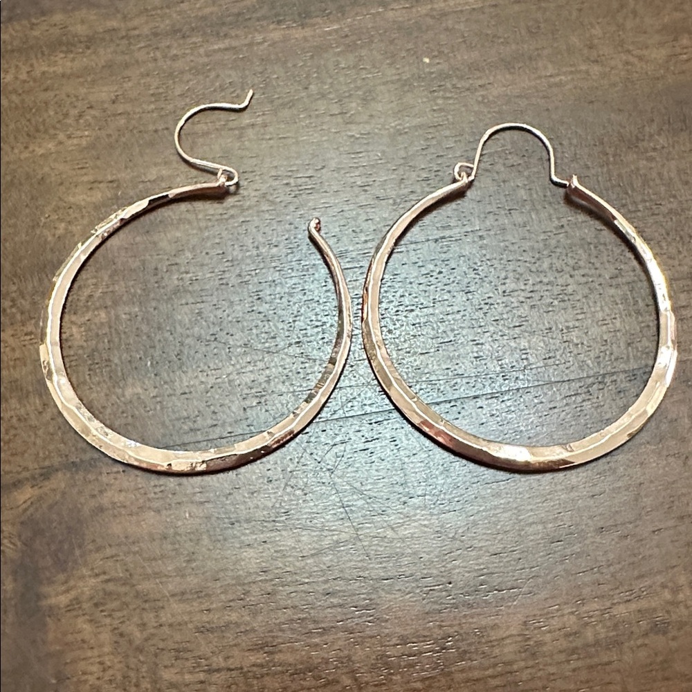 🧡 Chic Rose Gold Shiny Hoop Earrings 🧡